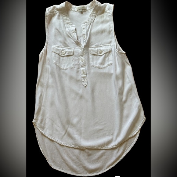 ❤️ Aritzia Talula sleeveless boyfriend button down utility shirt with pockets - Picture 1 of 6